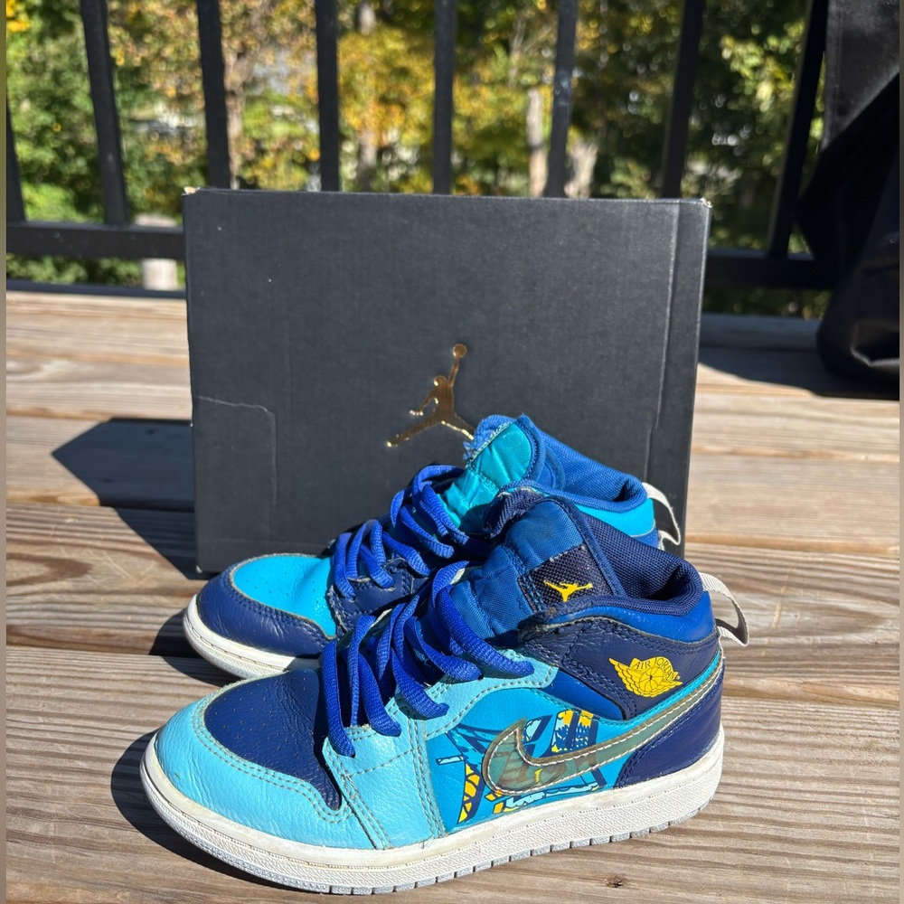 Nike Kids Sneakers Blue and Yellow
